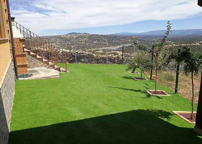 & Mirador De La Covatilla * Guijo de Avila